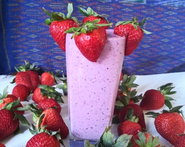 Strawberry smoothie - Starts your day with healthy smoothie breakfast - Healthy living