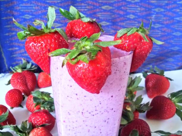 Strawberry smoothie - Starts your day with healthy smoothie breakfast - Healthy living