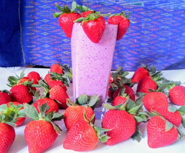 Strawberry smoothie - Starts your day with healthy smoothie breakfast - Healthy living
