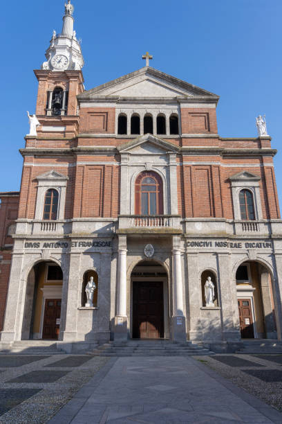 Historic church in Sant'Angelo Lodigiano Sant’Angelo Lodigiano, Italy . November 17, 2018: Sant'Angelo Lodigiano, Lodi, Lombardy, Italy: facade of historic church lodi italy stock pictures, royalty-free photos & images