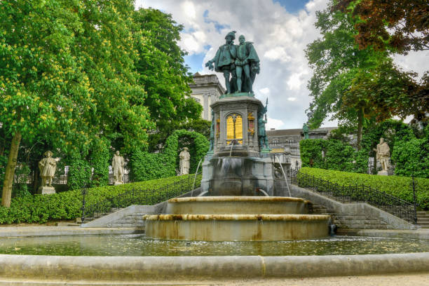 istock Petit Sablon Park - Brussels, Belgium 1135309600