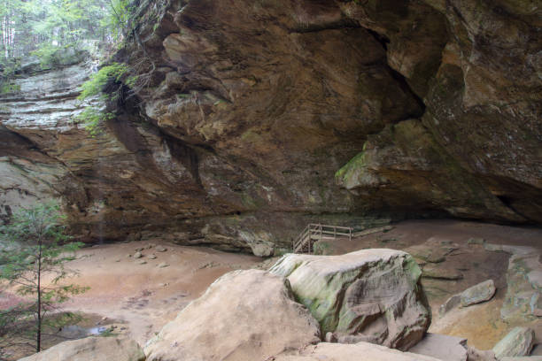 istock Ash Cave In Hocking Hills Ohio In Horizontal Orientation 1135353675