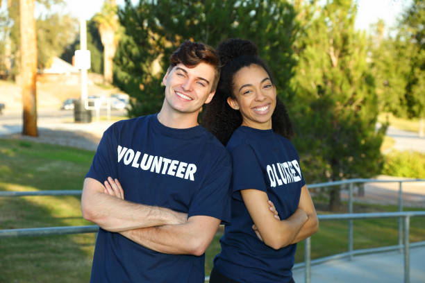 istock Volunteer Friends at Park Horizontal 1135358447