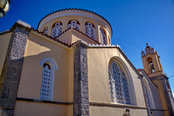 tempio ortodosso in grecia beige giorno limpido - clear sky acropolis athens greece greece foto e immagini stock