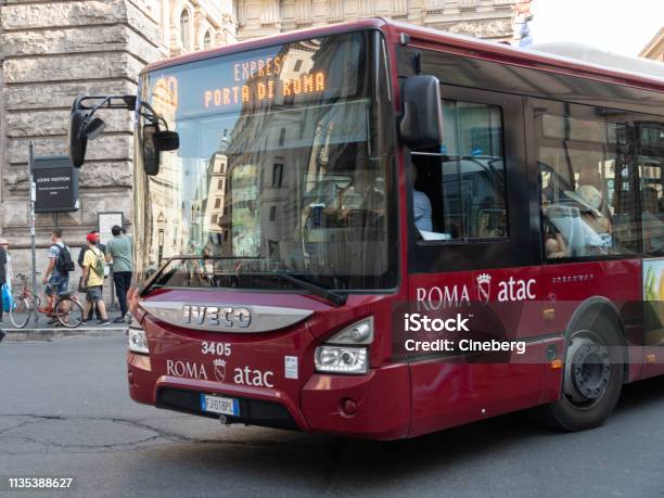 Attacco Bus - Fotografie stock e altre immagini di Autobus - Autobus, Roma - Città, Ambientazione esterna