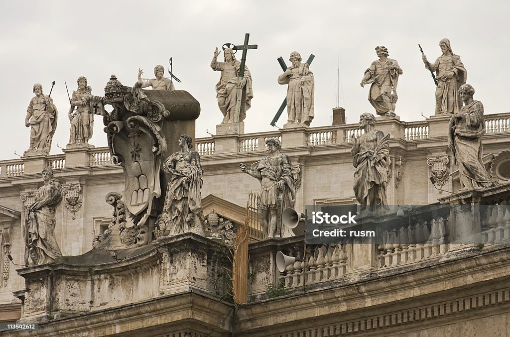 Saint Statues sur la basilique Saint-Pierre, Rome - Photo de Vatican libre de droits