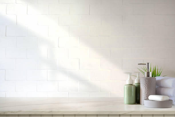 타월과 도자기 샴푸 또는 욕실 배경 상단 대리석 테이블에 비누. - ceramic light horizontal indoors 뉴스 사진 이미지