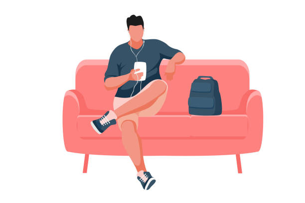 ilustrações, clipart, desenhos animados e ícones de homem que senta-se no sofá - no sofá com celular