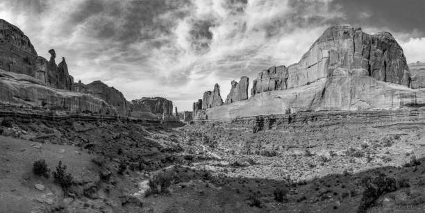 istock Park Avenue at Arches National Park 1135448701