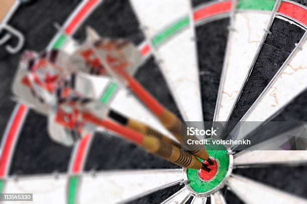 Bulls Eye Nahaufnahme Stockfoto und mehr Bilder von Anzeigetafel - Anzeigetafel, Dartpfeil, Darts