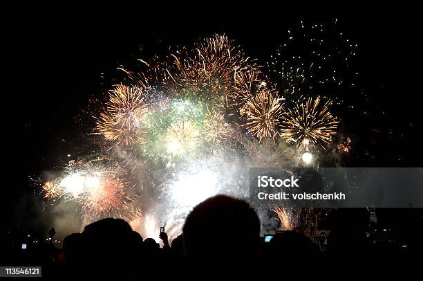 Silvesterfeuerwerk Stockfoto und mehr Bilder von Feuerwerk - Feuerwerk, Knallkörper, Gefahr