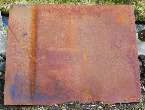large rusty iron sheet - sheet metal fotos imagens e fotografias de stock
