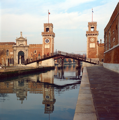 Venice, Veneto, Italy: Ponte de l'Arsenal o del Paradiso, on the Rio de l'Arsenal. Campo de l'Arsenal, Fondamenta de l'Arsenal. Castello.
