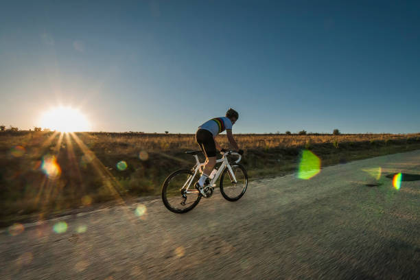 ciclista - racing bicycle fotografías e imágenes de stock