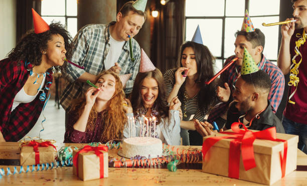 istock Friends birthday party concept 1135533474