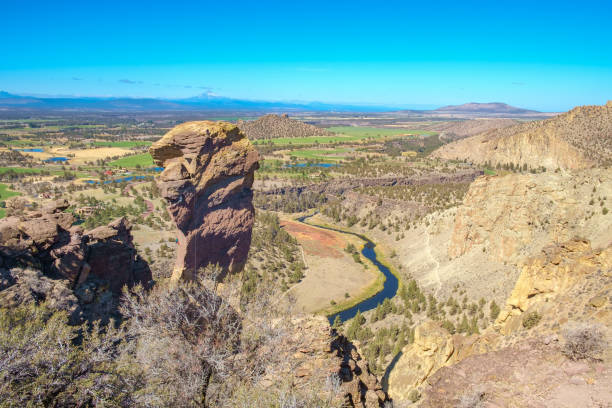 istock Monkey Face, Smith Rock Park, Oregon, USA 1135537198