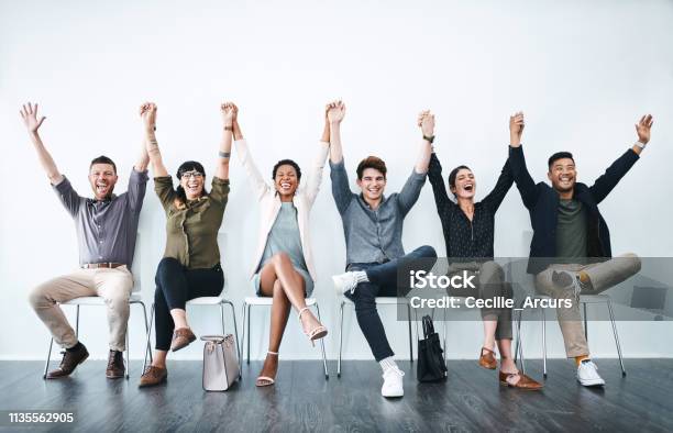 Presentarsi Ci Rende Tutti Vincitori - Fotografie stock e altre immagini di Lavoro di squadra - Lavoro di squadra, Dipendente, Festeggiamento