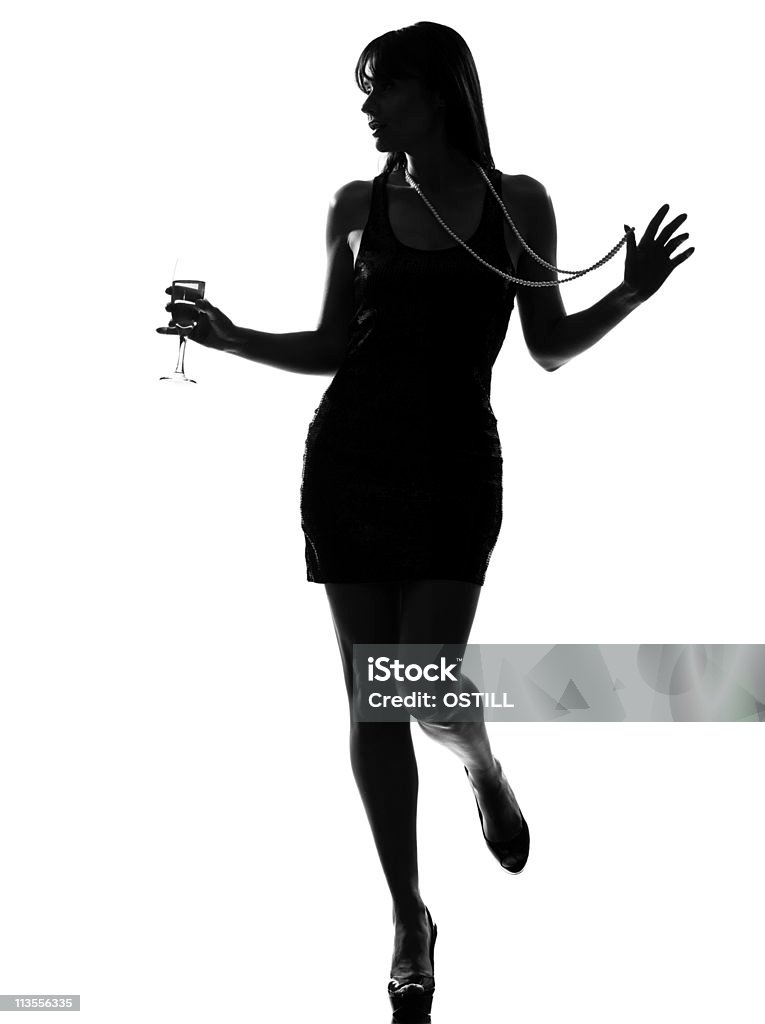 Stilvolle silhouette Frau trinkt cocktail-Party - Lizenzfrei Cocktail Stock-Foto