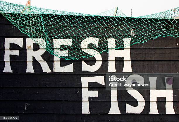 Свежая Рыба Знак — стоковые фотографии и другие картинки Знак - Знак, Продавать, Рыбалка