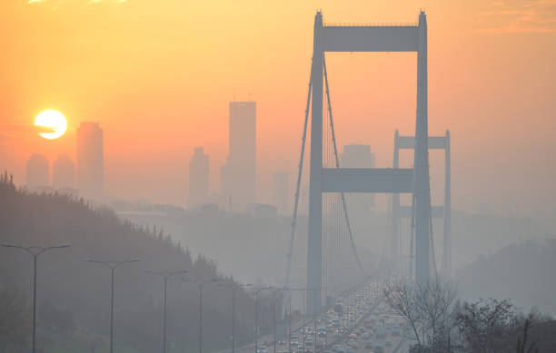 estambul - contaminación del aire fotografías e imágenes de stock