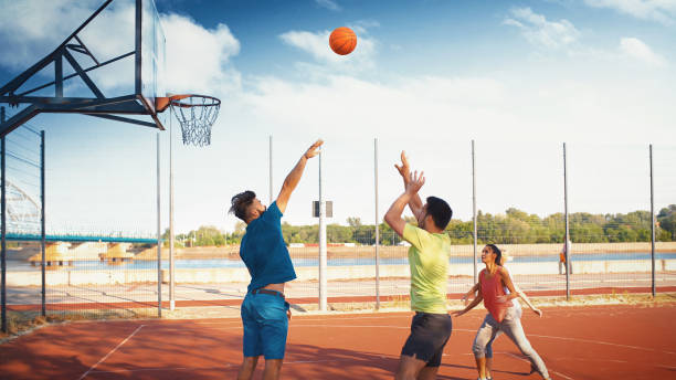 istock Basketball game with family. 1135600373