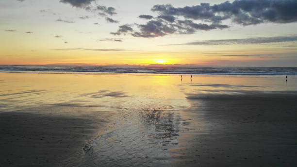 istock Long Panoramic Pacific Ocean Sunset Cannon Beach Oregon 1135609568