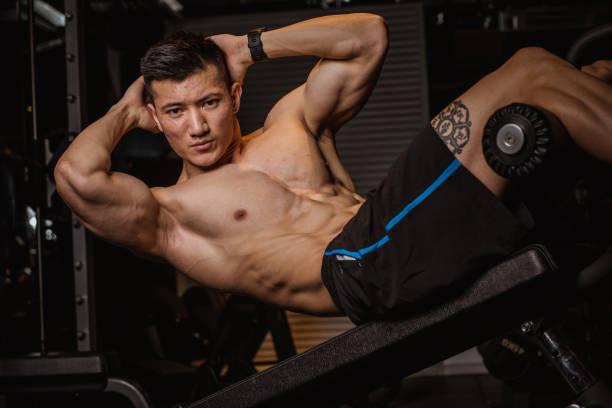 fit китайский человек обучение в одиночку - body care asian ethnicity body building toughness стоковые фото и изображения