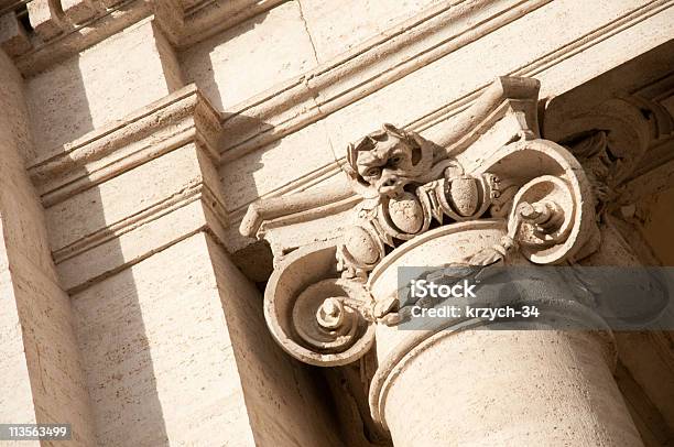 La Columna Foto de stock y más banco de imágenes de Anticuado - Anticuado, Fachada arquitectónica, Palacio de la justicia