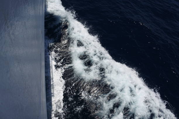 istock sea ​​waves in high speed with lowkey tones 1135680608