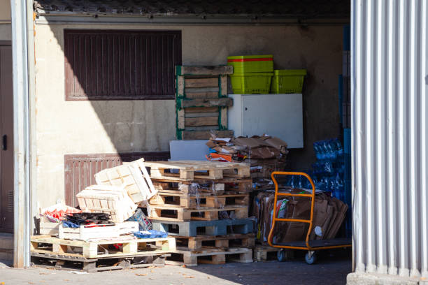 istock dump at the supermarket entrance 1135767845