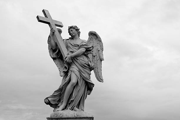 istock Angel with Cross on Ponte Sant Angelo 113581572