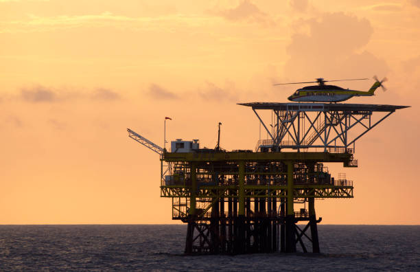 Helicpoter Rigs 920+ Helicopter Oil Rig Stock Photos, Pictures & Royalty-Free Images ...