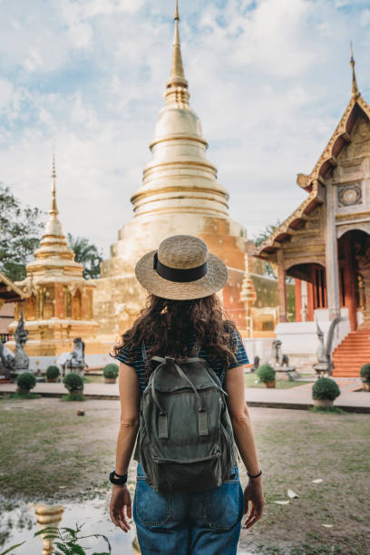 templo de wat phra singh em chang mai, tailândia - wat phra sing - fotografias e filmes do acervo