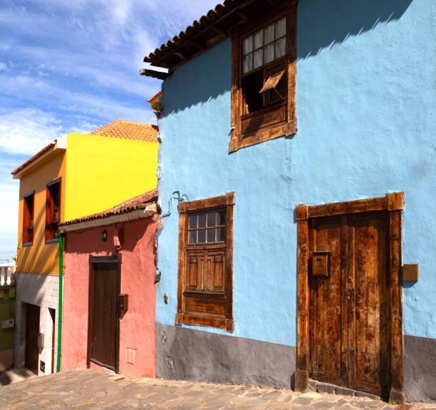 istock old street Tenerife 1135912076