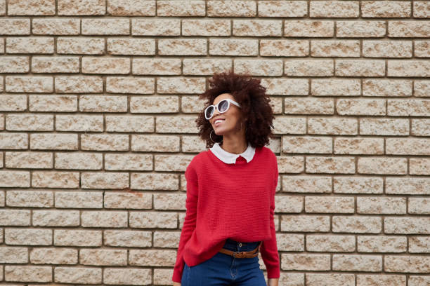 istock Dream big city girl 1135940056