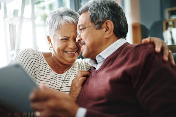 istock He knows just how to entertain her 1135957282