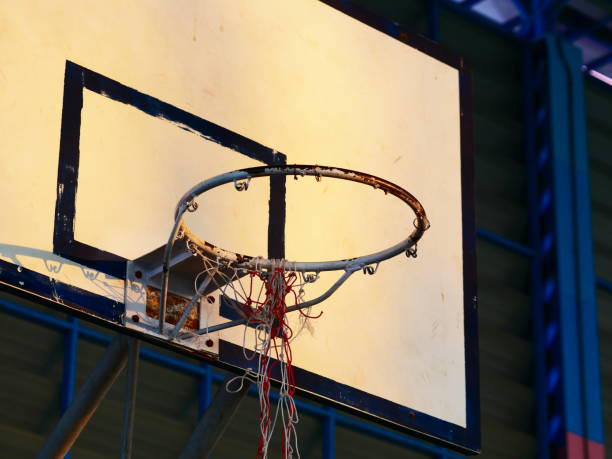 istock Old basketball hoop 1135984119