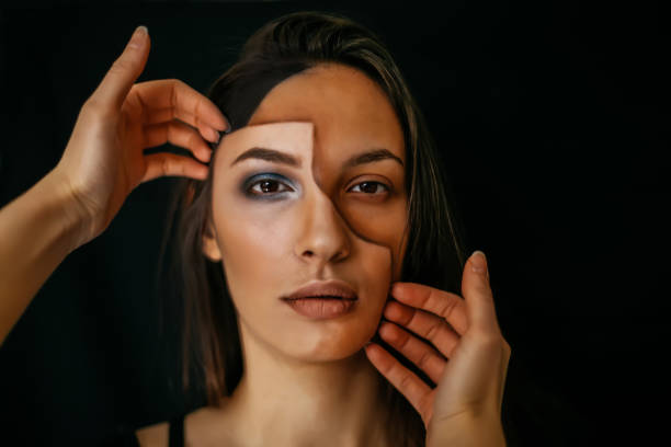 face painting - optical illusion - face mask imagens e fotografias de stock