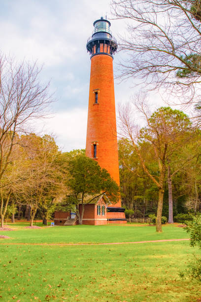 istock Curriituck Beach Lighthouse In Outer Banks 1136094633