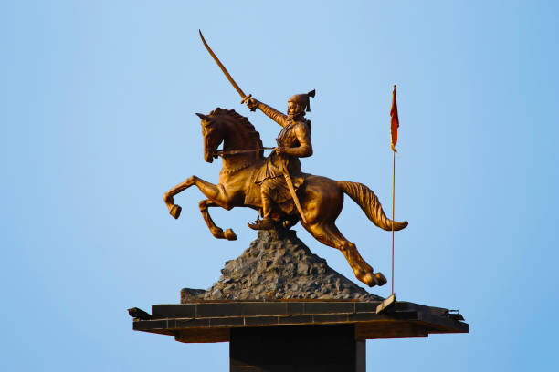 chatrapati shivaji maharaj statue, katraj, pune, maharashtra. - maratha stock-fotos und bilder