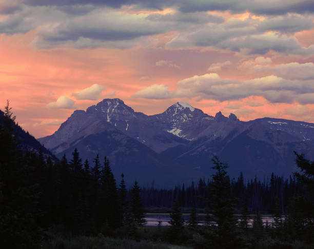 istock Canadian Rockies at Dusk 1136173893