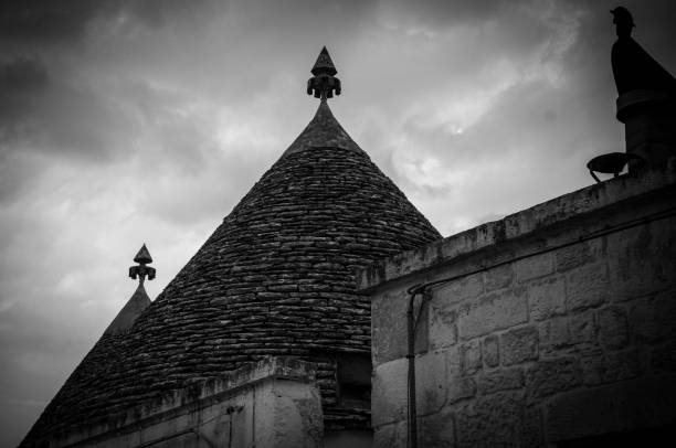 Trulli of Albero Bello Ancient city of Albero Bello Famous for its characteristic dwellings called trulli which since 1996 are protected by UNESCO as a World Heritage Site, is part of the Valle d'Itria and the Murgia dei Trulli, PUGLIA albero stock pictures, royalty-free photos & images