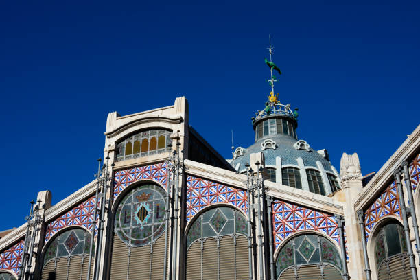 istock View of Valencia Central Market facade (Mercado Central) 1136197046