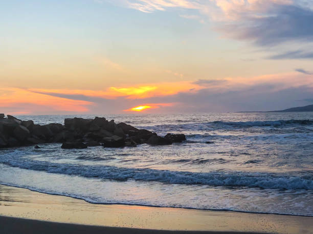 istock Sunset over the pacific ocean in Venice Beach in winter 1136198795