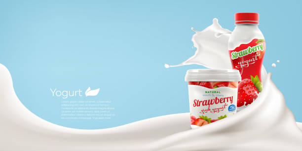 reklamy jogurt truskawkowy z markowym słoikiem i butelką na jasnym tle z mlekiem splash komercyjnych produktów makiety wektor realistycznej ilustracji - yogurt jar cream milk stock illustrations