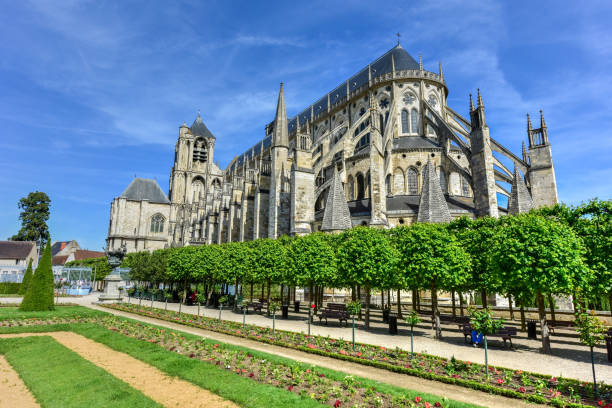 bourges katedrali-fransa - cher stok fotoğraflar ve resimler
