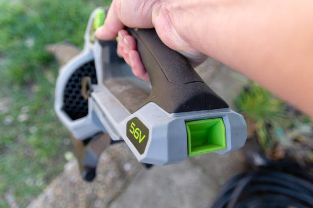 istock Cordless electric blower 56V 1136289361