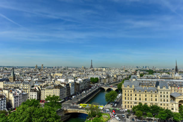istock Paris, France Skyline 1136304378