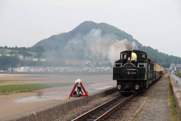 istock Steam Engine in front of mountain at Porthmadog 1136310873