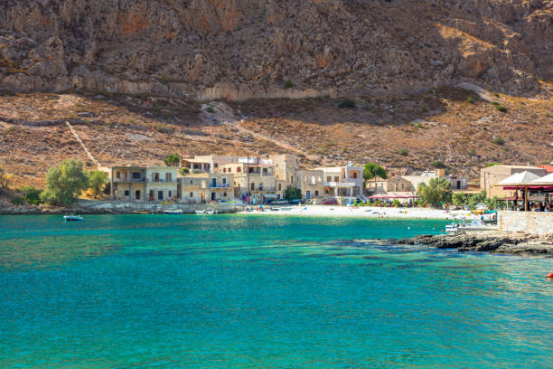 old warehouses in the small port of gerolimenas village, mani region, lakonia, peloponnese, greece. - mani peninsula imagens e fotografias de stock